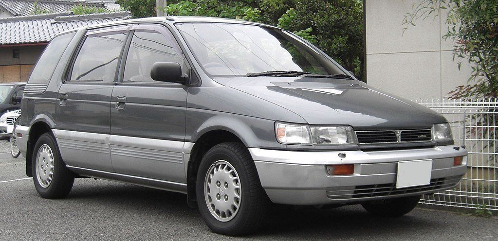 mitsubishi space wagon