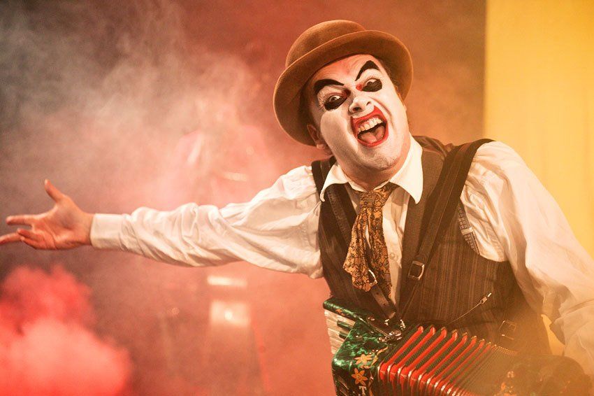 Sebastiano Toma, sebastiano productions, Tiger Lillies Circus, Martyn Jacques, contemporary circus, zeitgenössischer Zirkus, circo contemporaneo, Aureila Thiérree, 