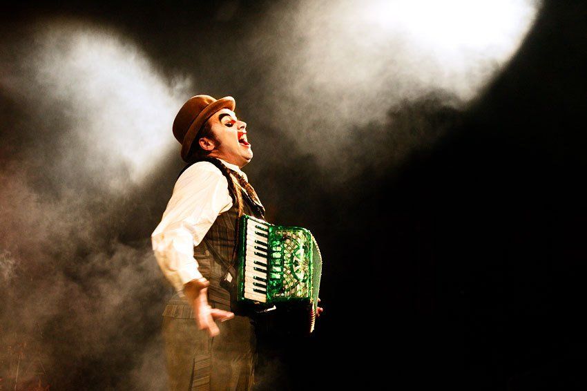 Sebastiano Toma, sebastiano productions, Tiger Lillies Circus, Martyn Jacques, contemporary circus, zeitgenössischer Zirkus, circo contemporaneo, Aureila Thiérree, 