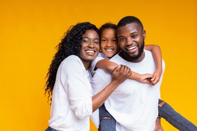 Happy Family Smiling — Lebanon, OH — Family Dental Care of Lebanon Travis Clark. DDS Happy Family Smiling — Lebanon, OH — Family Dental Care of Lebanon Travis Clark. DDS