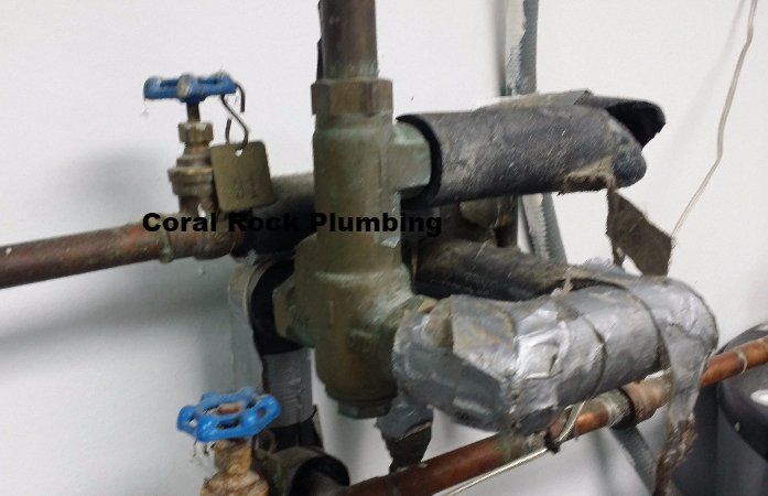 Mixing valve next to hot water heater Copper Piping Mixing valve hot cold copper pipe