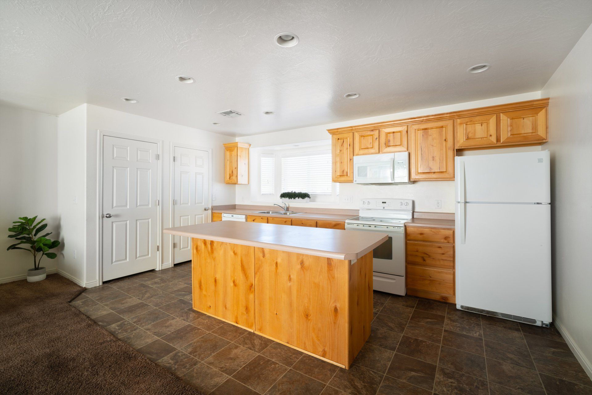 Dixie Red Sands South
Student housing near Utah Tech
Off-campus housing in St. George