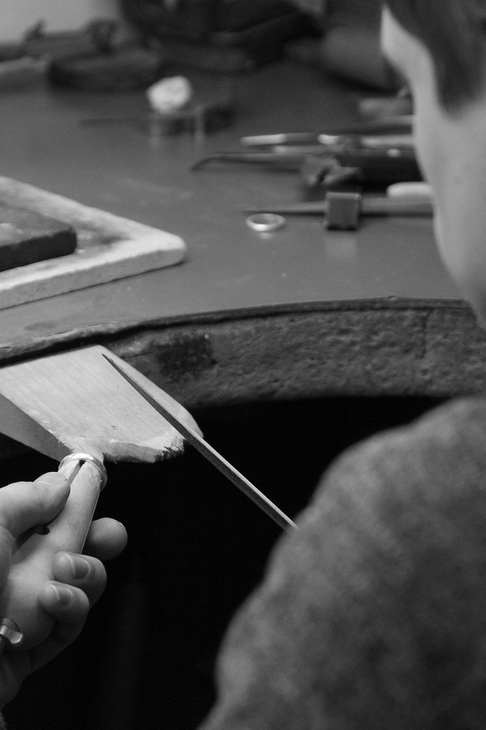 preparing gold ring