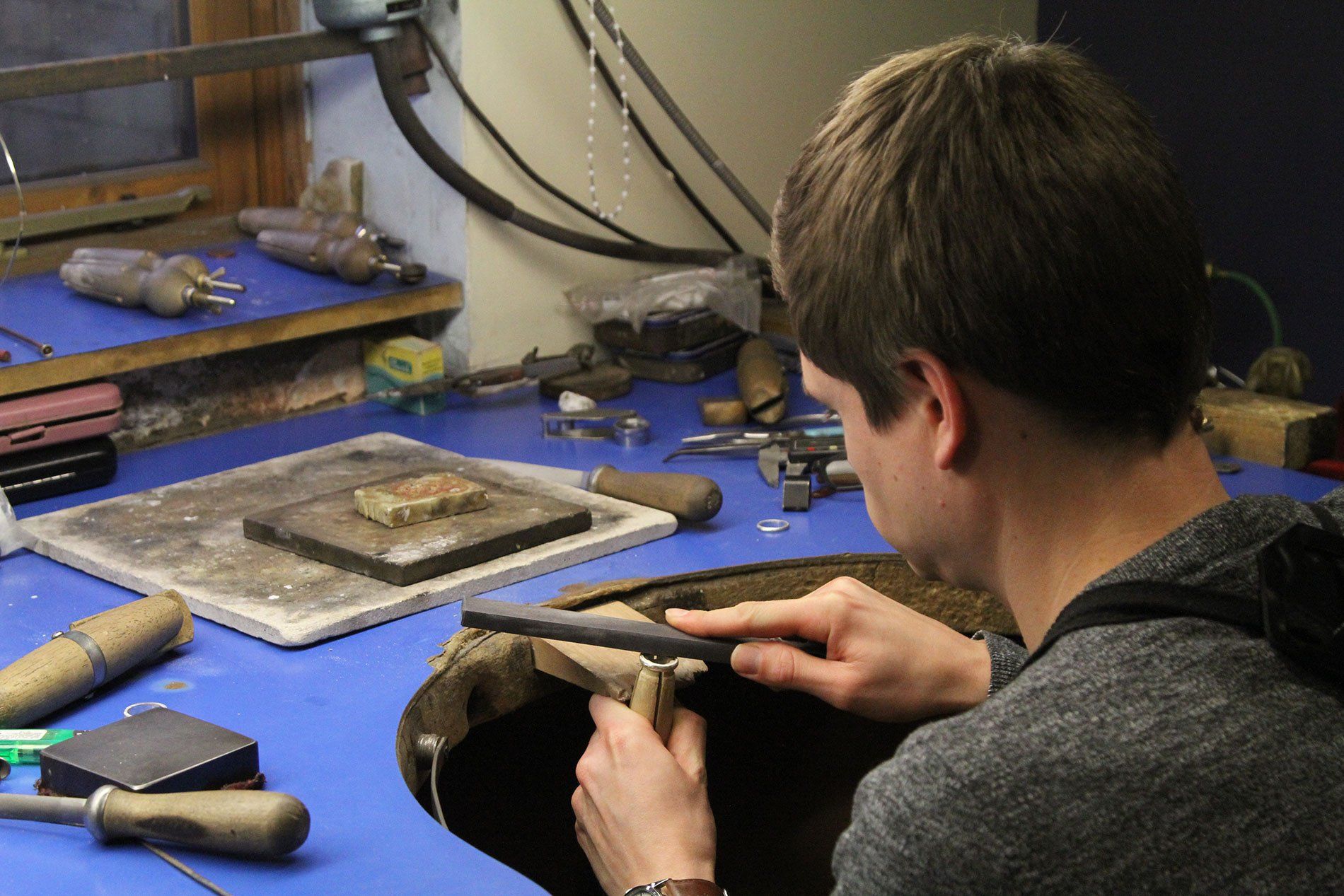 preparing jewellery