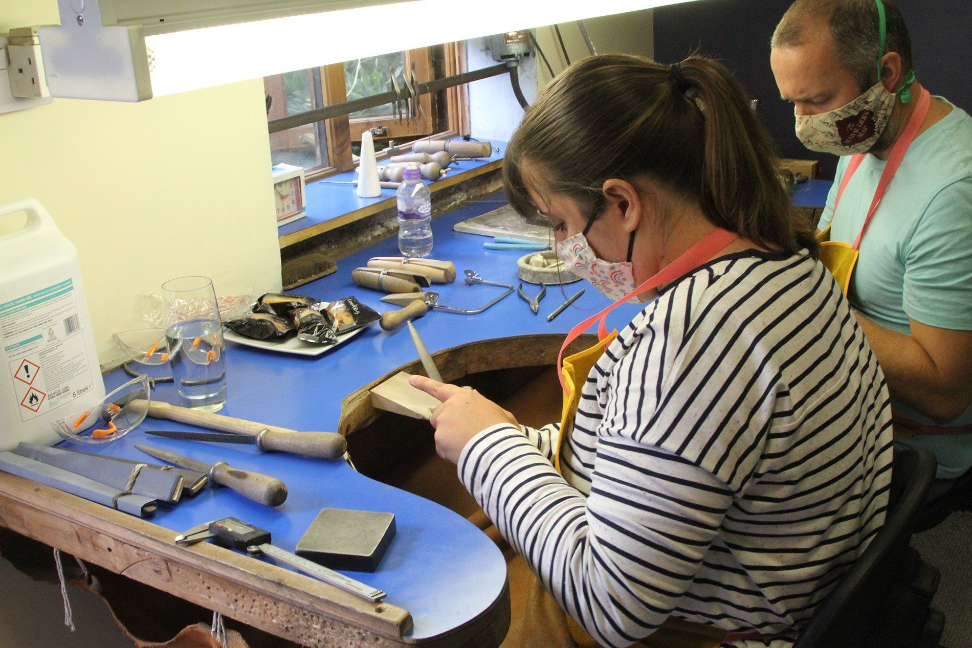 preparing jewellery