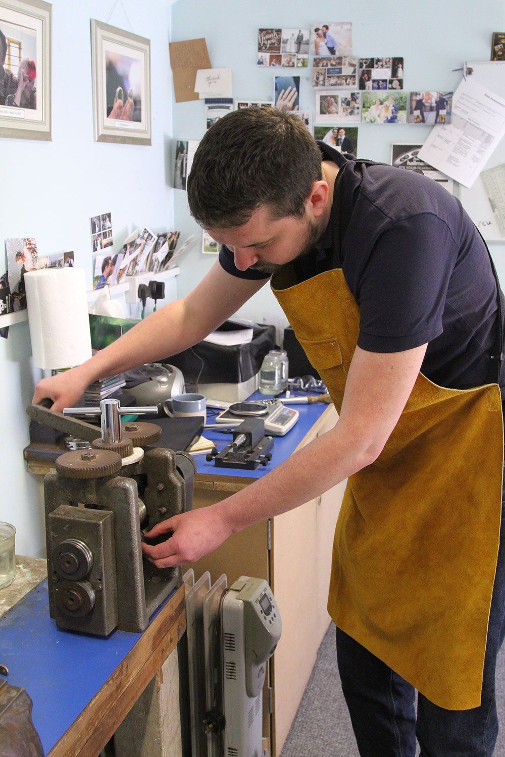 preparing jewellery