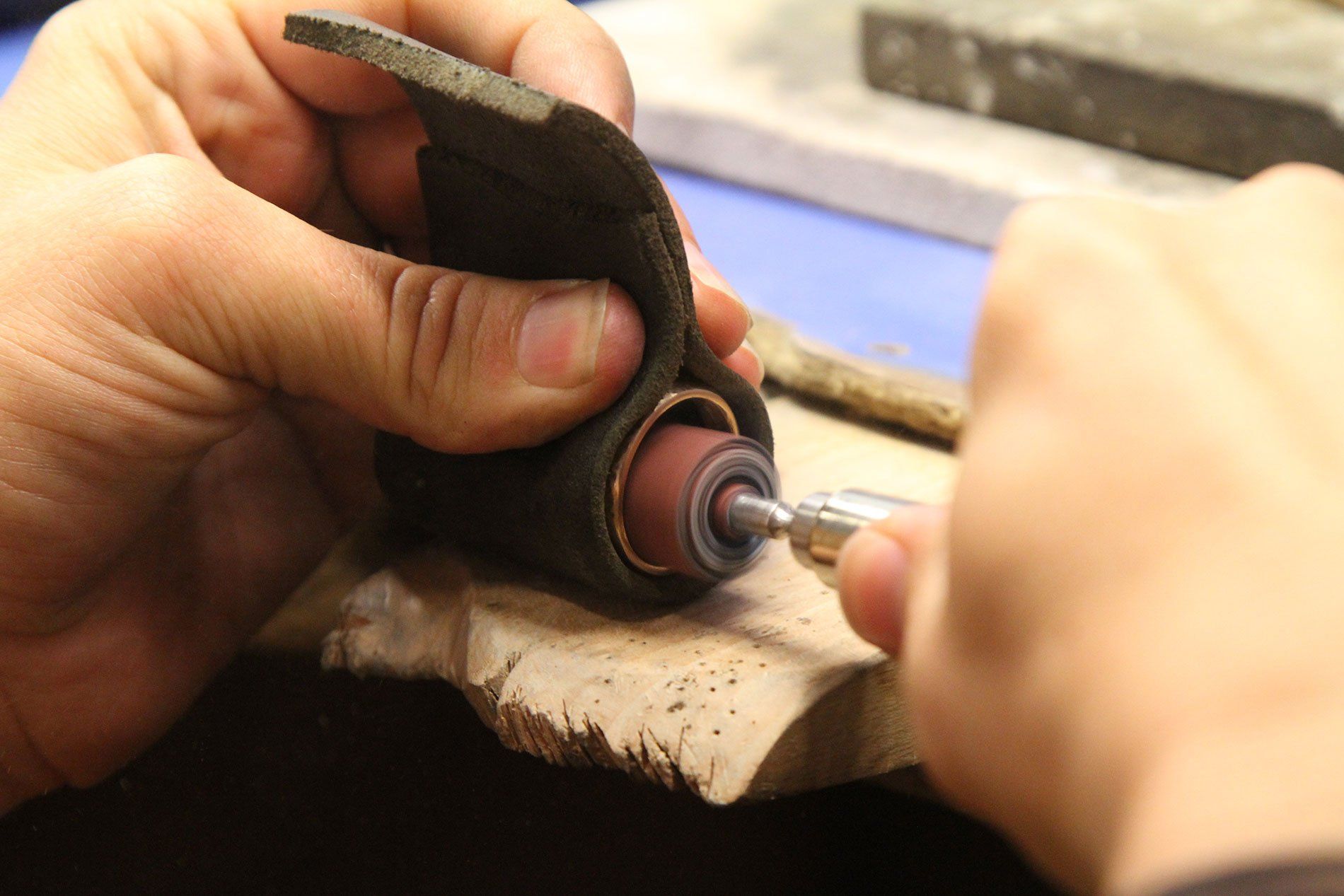 preparing jewellery