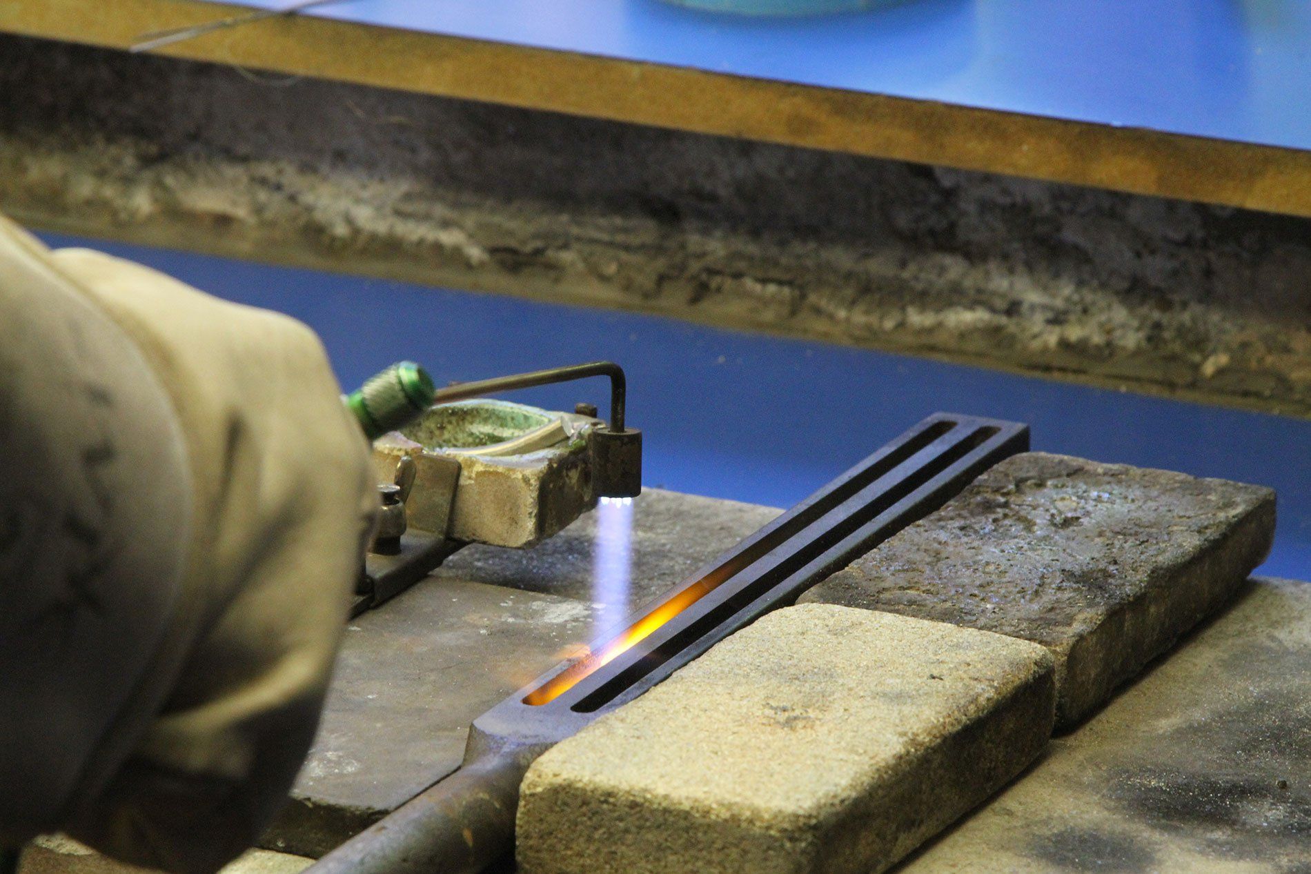 preparing jewellery