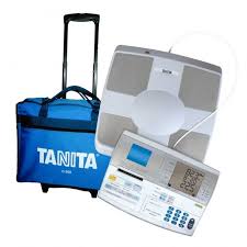 Tanita lichaamsanalyseset met draagtas. Wit, grijsschaal en blauw.
