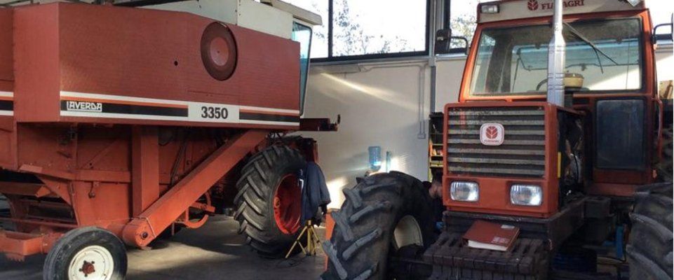deposito di macchine per l'agricoltura