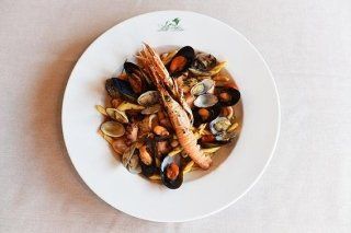 trofie con astice, cozze e vongole