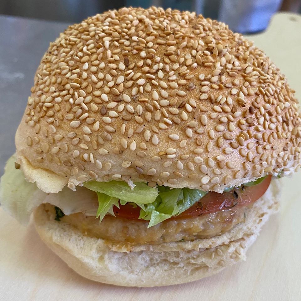 panino imbottito con sesamo