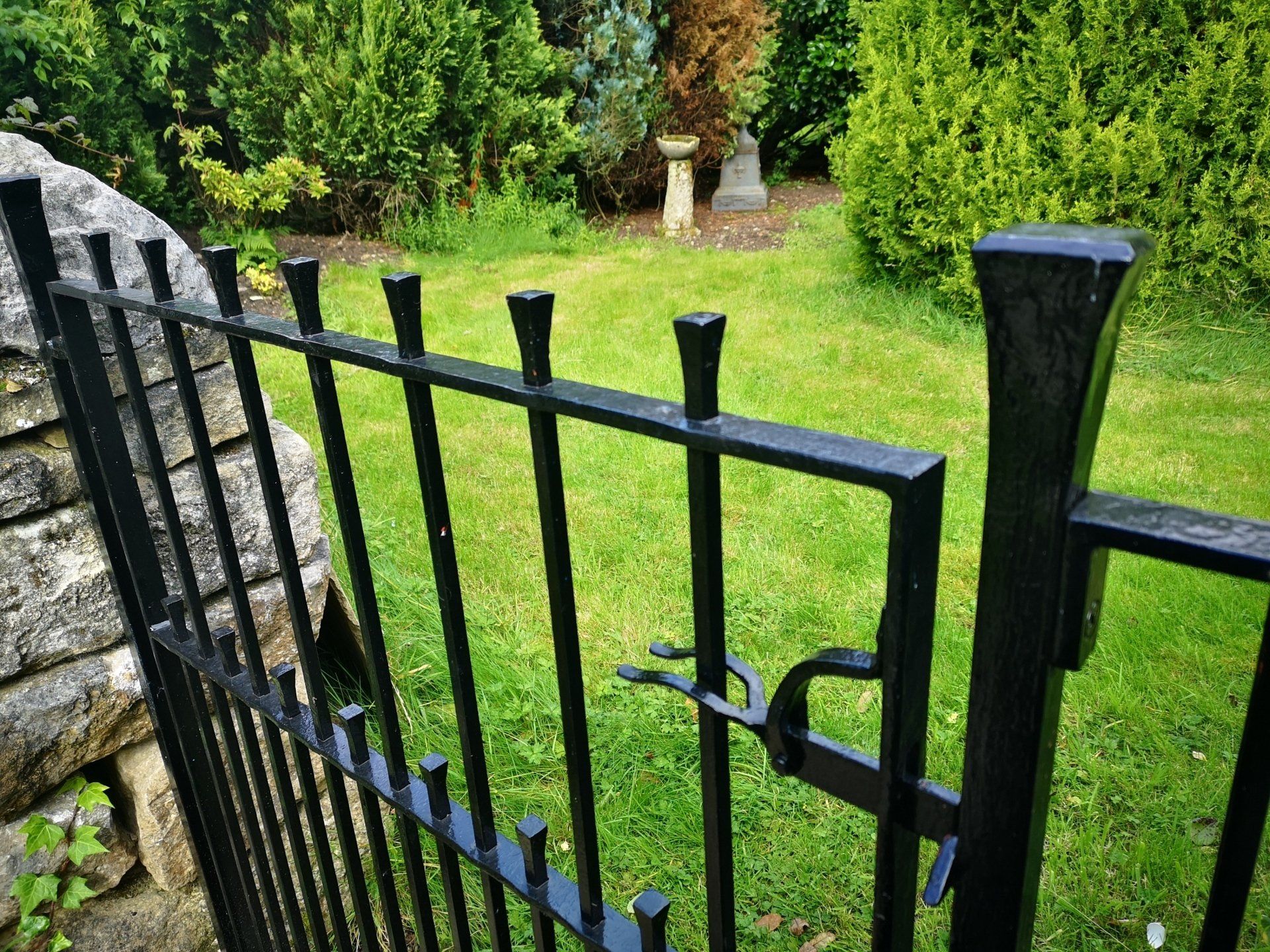 metal gate