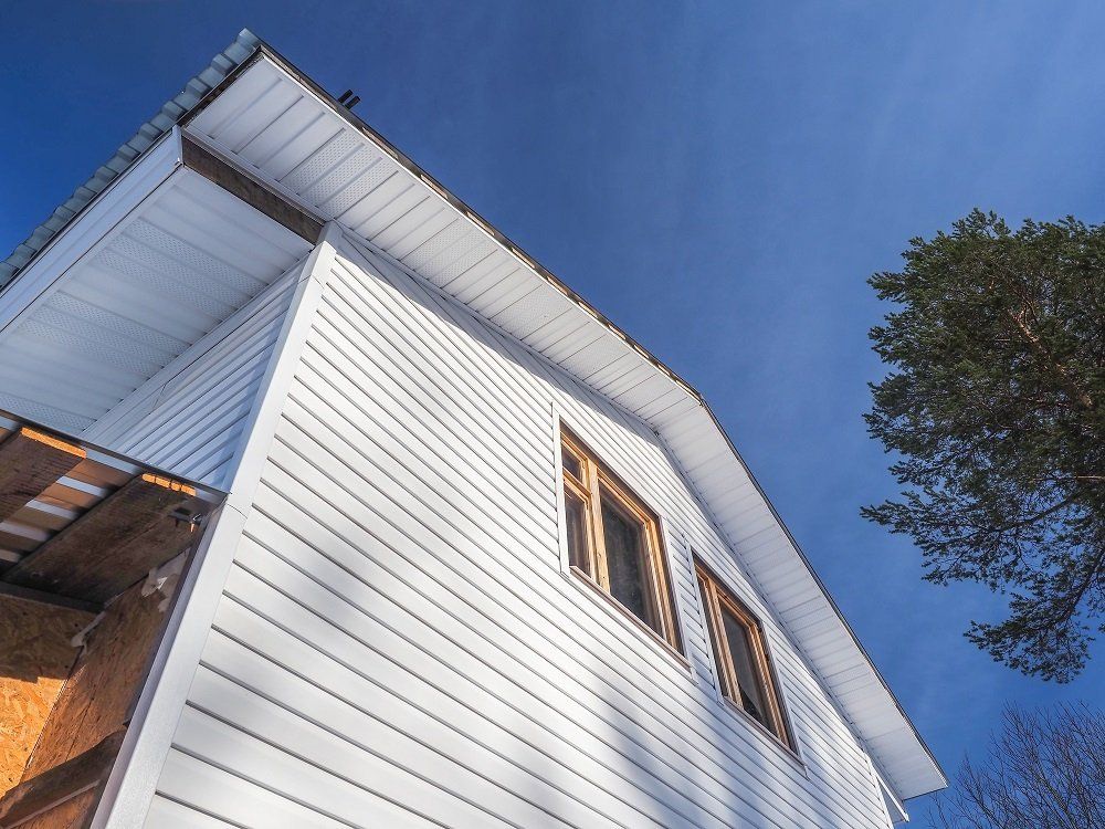 White Siding ─ Mercer, PA ─ Gerlach’s Seamless Gutters & Home Improvements