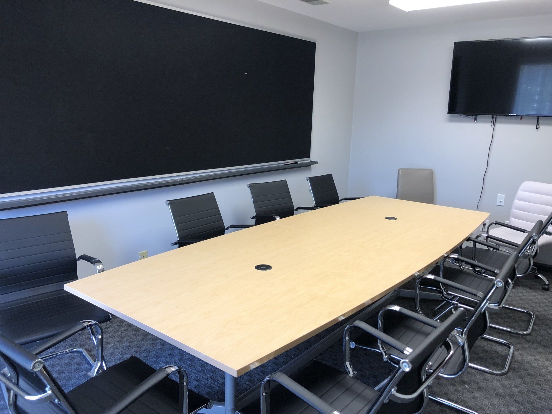 Office Condo Meeting Room — Clifton, NJ — Evergreen Commercial Real Estate Brokers Inc