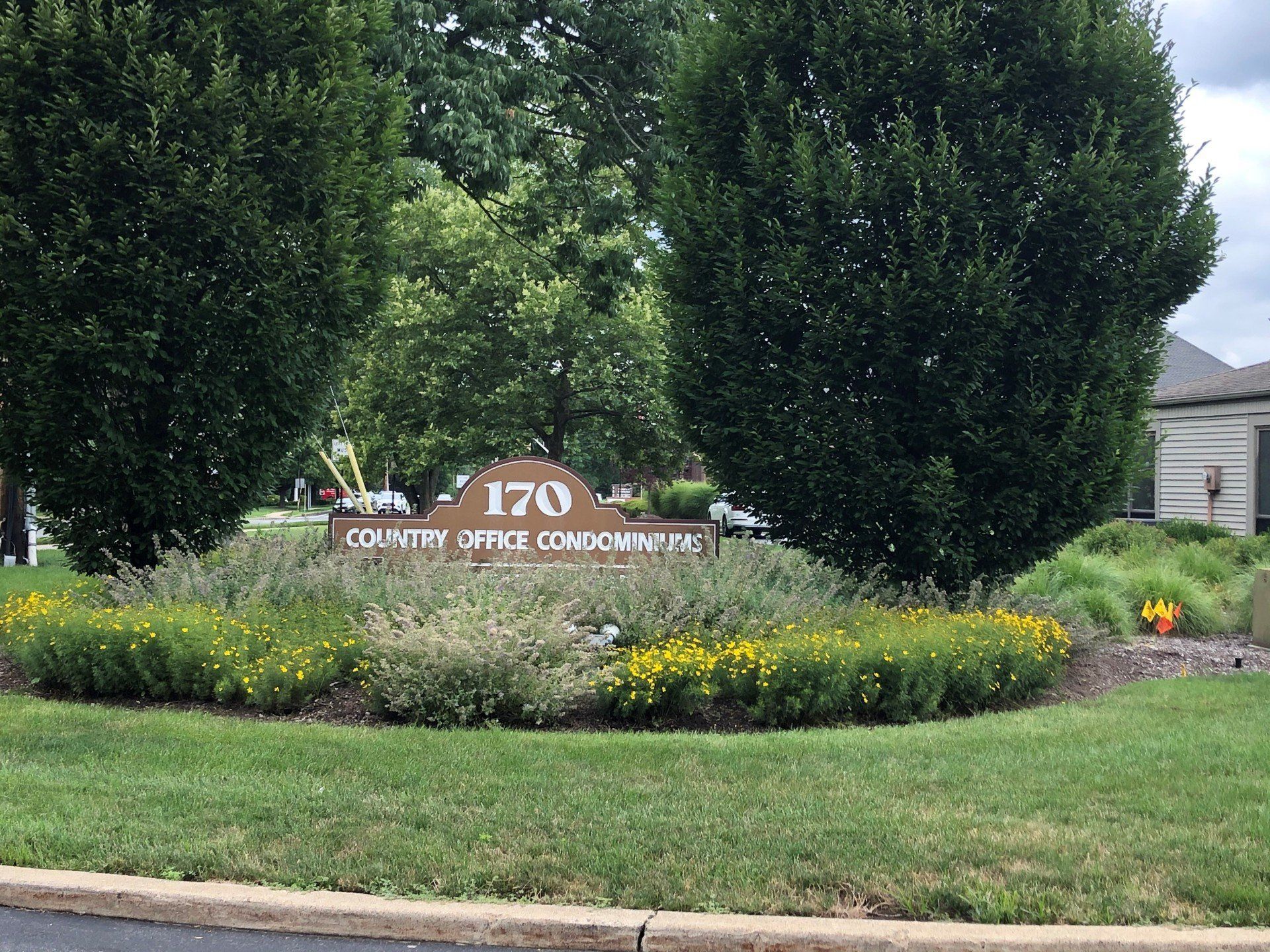 Country Office Condominium — Clifton, NJ — Evergreen Commercial Real Estate Brokers Inc