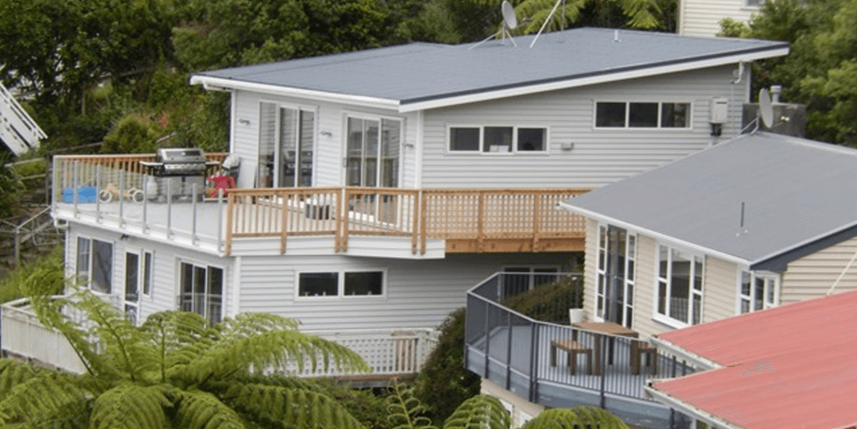 New level and deck for Wellington house