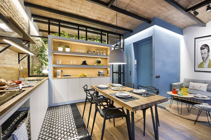 Clay brick arched ceiling in Barcelona home Barcelona small home