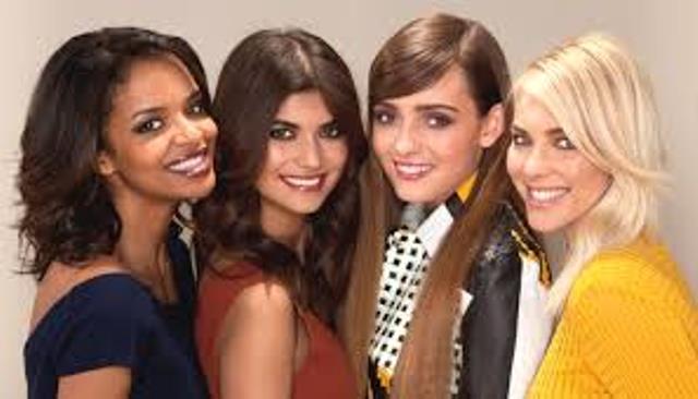 Fizzy-hair-Brazilian-blow-out-Kerastraight-Keratin-hair-treatments-at-kay-and-kompany-salons-in-muswell-hill-london-n10