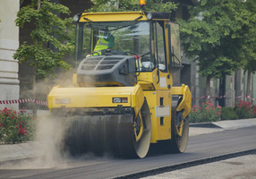 Expert hand and machine laying