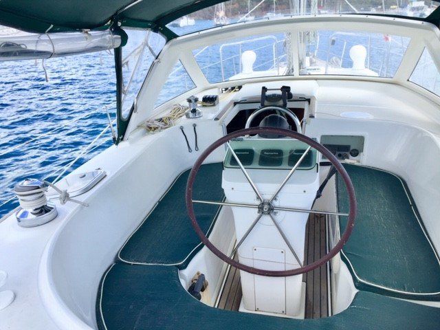 1988 Beneteau Oceanis 390 Sail Boat For Sale - www.lighthouseyachting.com