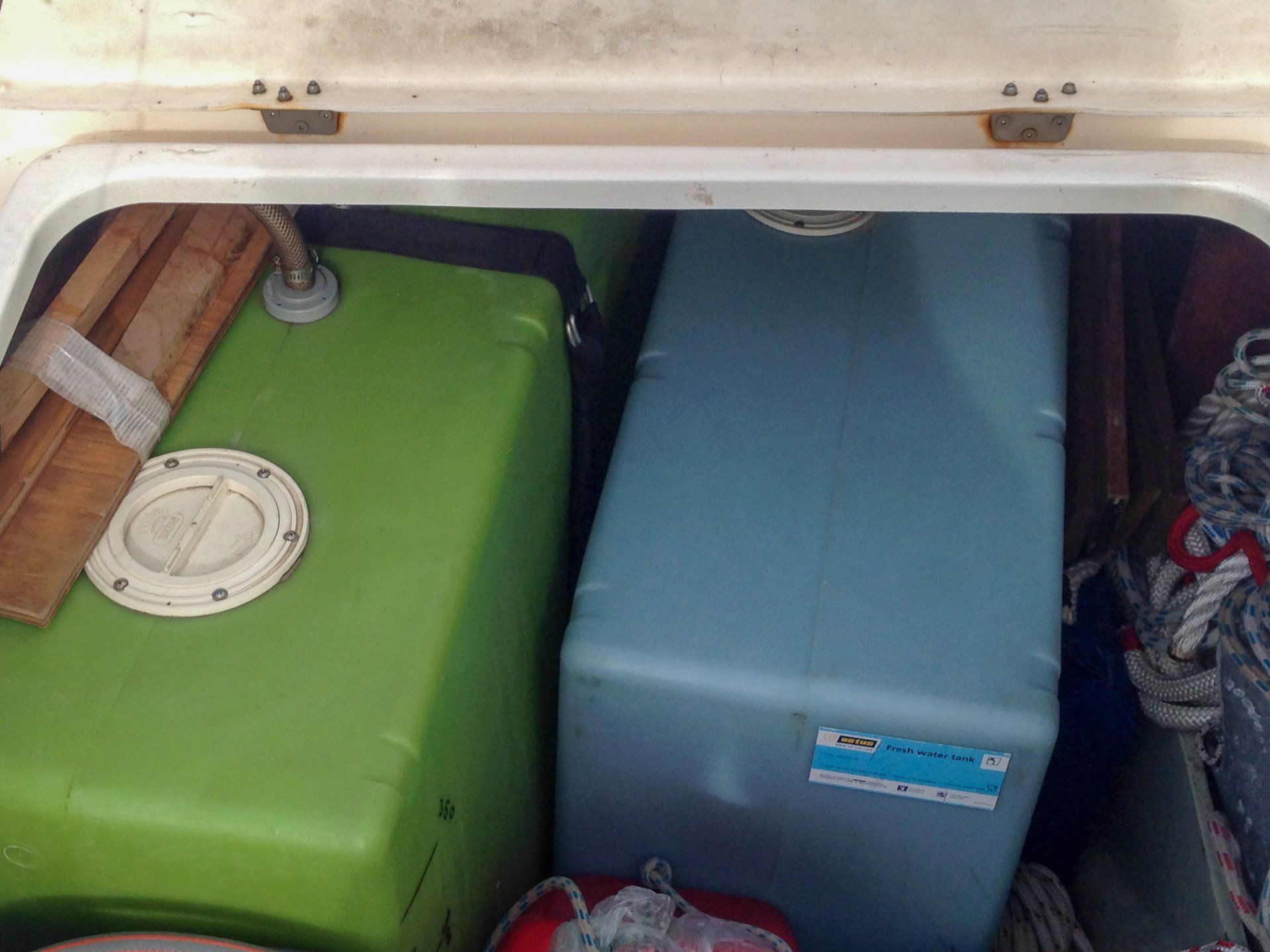 Leopard 40 catamaran water tanks