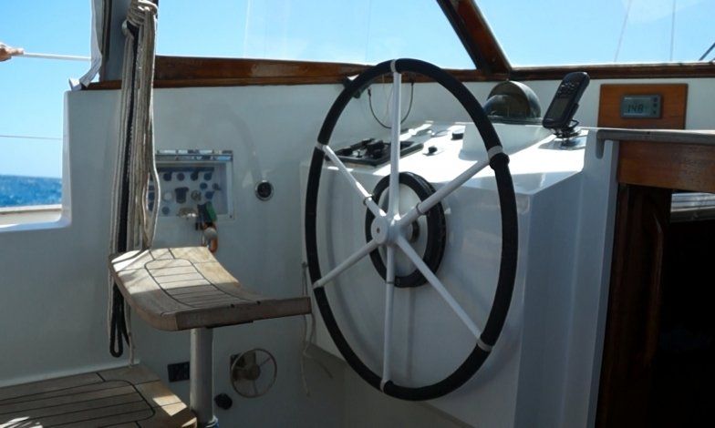 1975 Nicholson 42 Steering