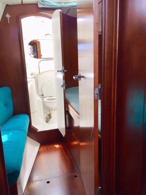 1988 Beneteau Oceanis 390 Sail Boat For Sale - www.lighthouseyachting.com