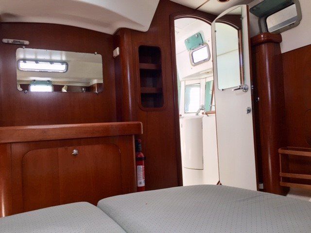 1988 Beneteau Oceanis 390 Sail Boat For Sale - www.lighthouseyachting.com