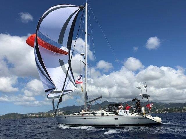 Feeling 486 sailing under spinnaker