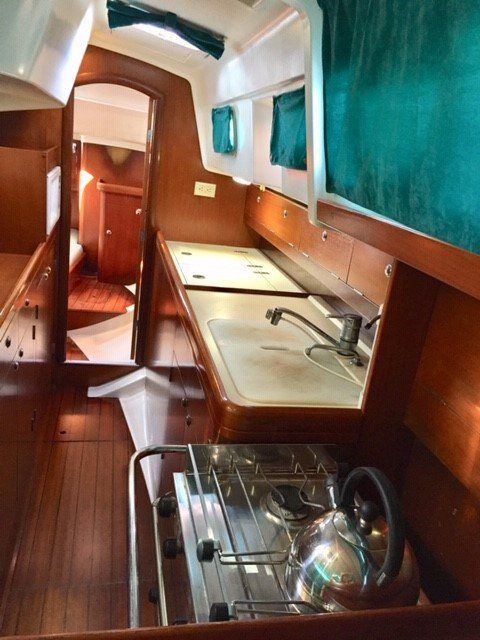 1988 Beneteau Oceanis 390 Sail Boat For Sale - www.lighthouseyachting.com