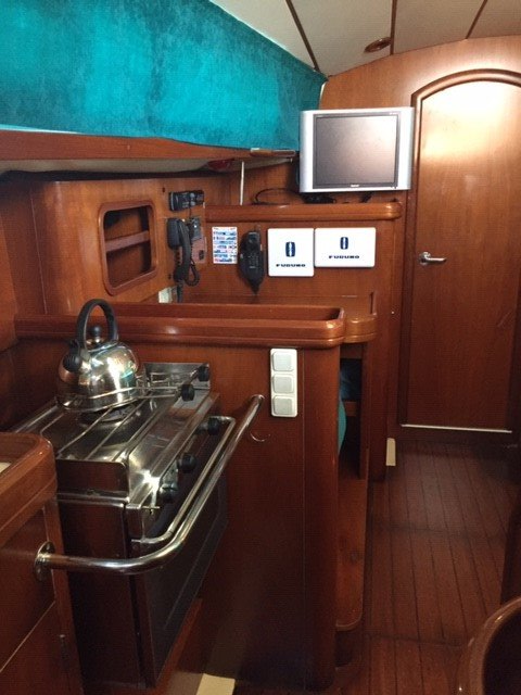 1988 Beneteau Oceanis 390 Sail Boat For Sale - www.lighthouseyachting.com