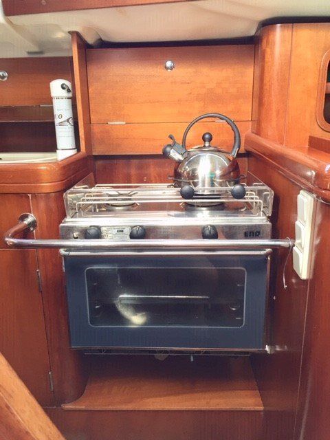 1988 Beneteau Oceanis 390 Sail Boat For Sale - www.lighthouseyachting.com