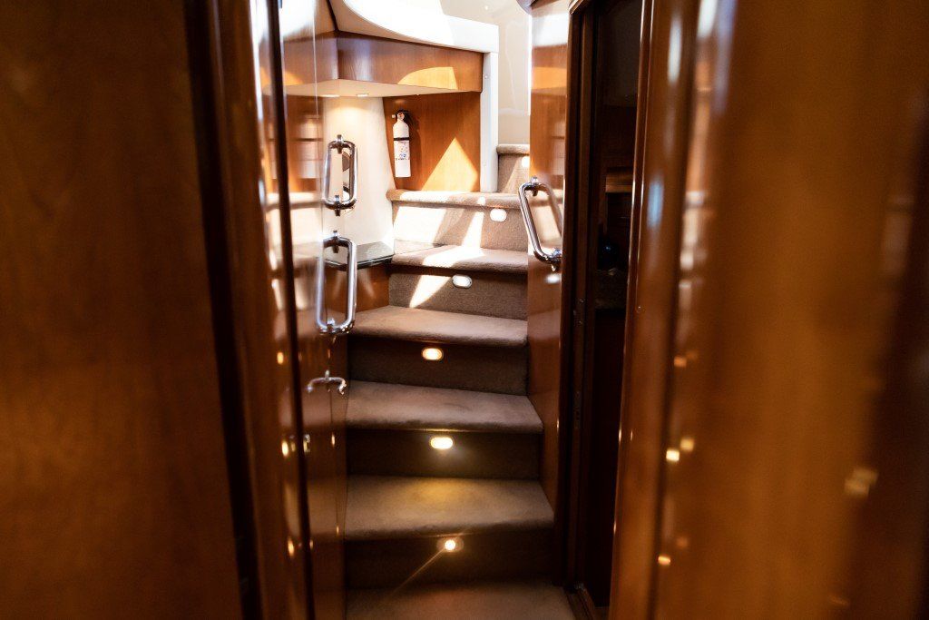 2001 Carver 530 Voyager Pilothouse Power Boat For Sale - www.lighthouseyachting.com