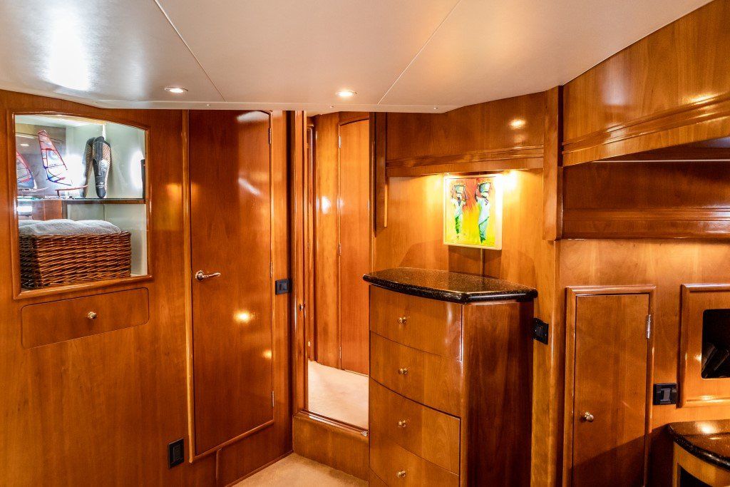 2001 Carver 530 Voyager Pilothouse Power Boat For Sale - www.lighthouseyachting.com
