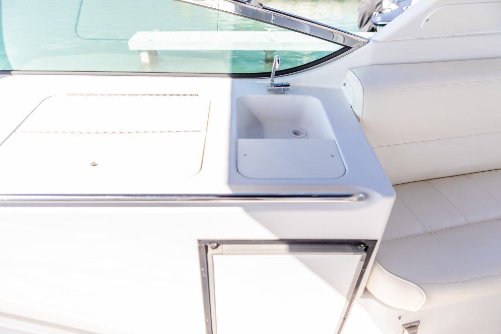 2001 Carver 530 Voyager Pilothouse Power Boat For Sale - www.lighthouseyachting.com