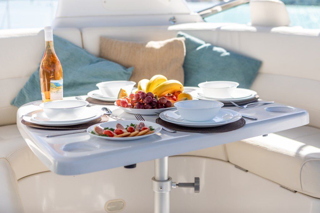2001 Carver 530 Voyager Pilothouse Power Boat For Sale - www.lighthouseyachting.com