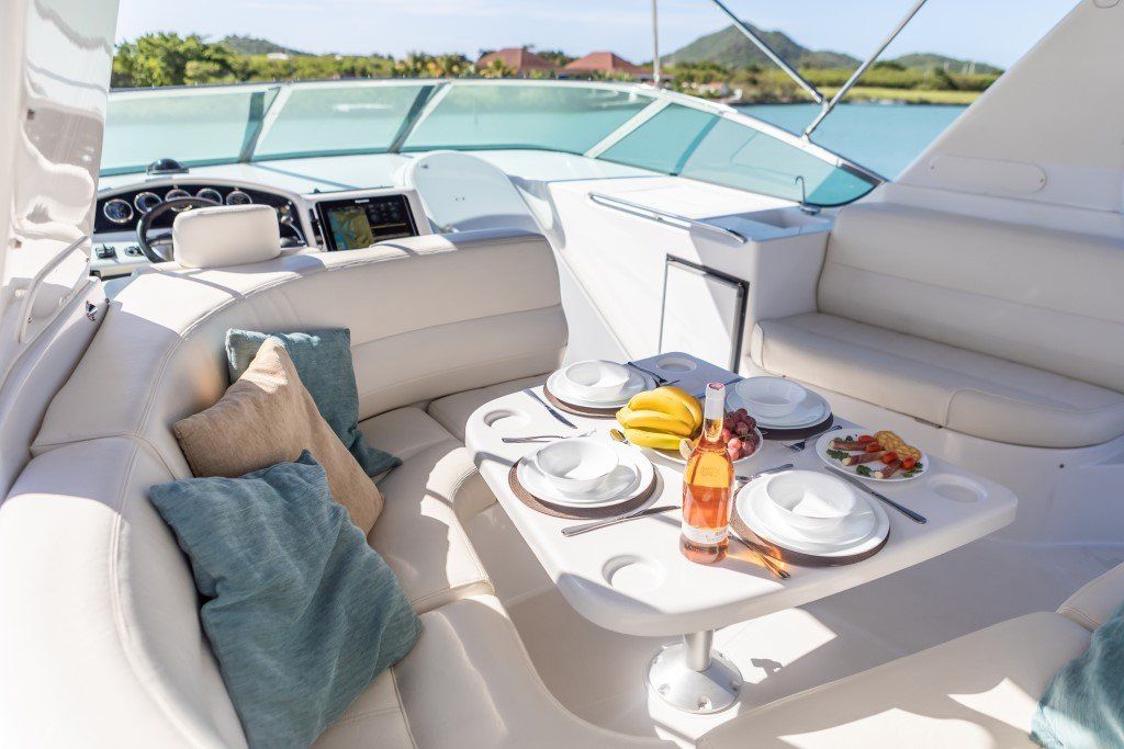 2001 Carver 530 Voyager Pilothouse Power Boat For Sale - www.lighthouseyachting.com