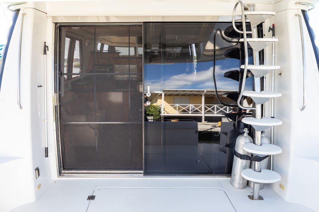 2001 Carver 530 Voyager Pilothouse Power Boat For Sale - www.lighthouseyachting.com