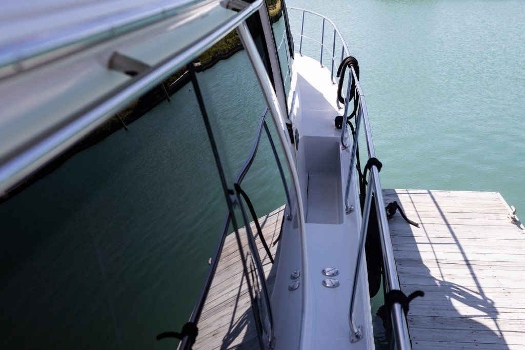 2001 Carver 530 Voyager Pilothouse Power Boat For Sale - www.lighthouseyachting.com