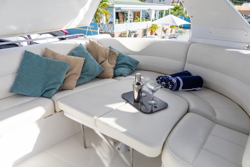2001 Carver 530 Voyager Pilothouse Power Boat For Sale - www.lighthouseyachting.com