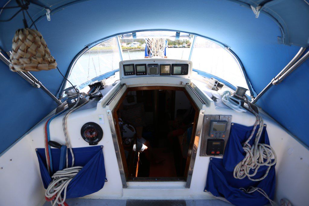 1974 Hustler 35 Sail Boat For Sale - www. lighthouseyachting.com
