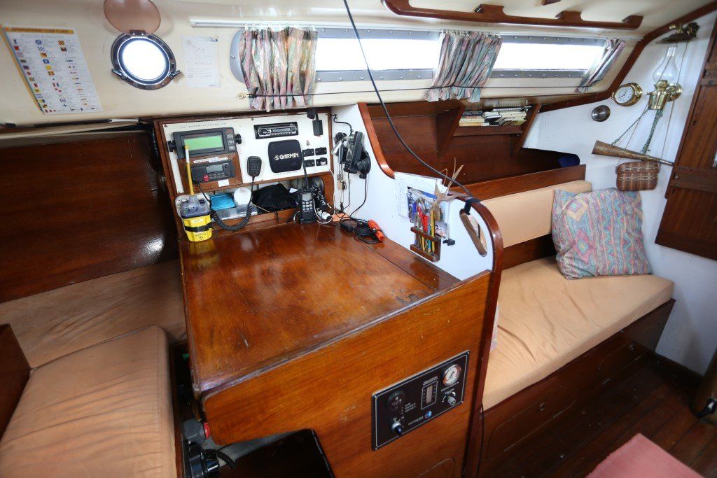 1974 Hustler 35 Sail Boat For Sale - www. lighthouseyachting.com