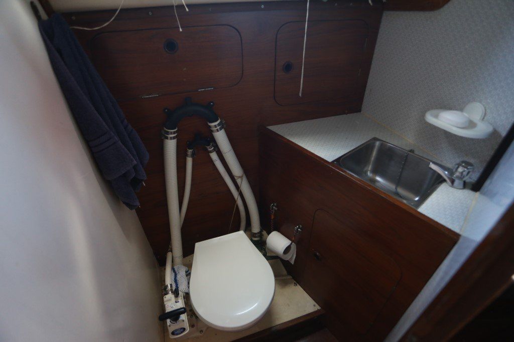 1974 Hustler 35 Sail Boat For Sale - www. lighthouseyachting.com