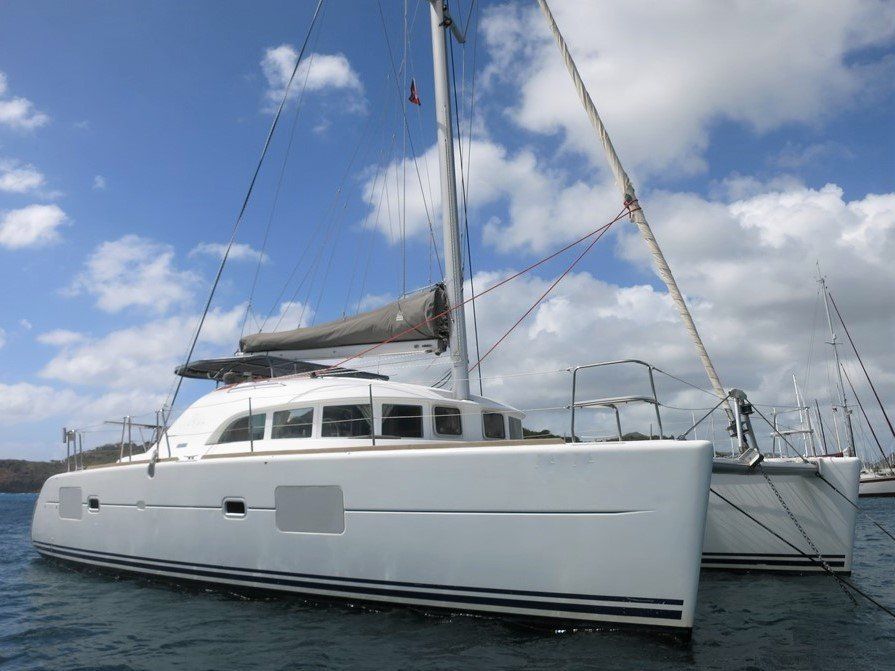 2007 Lagoon 380 S2 at anchor