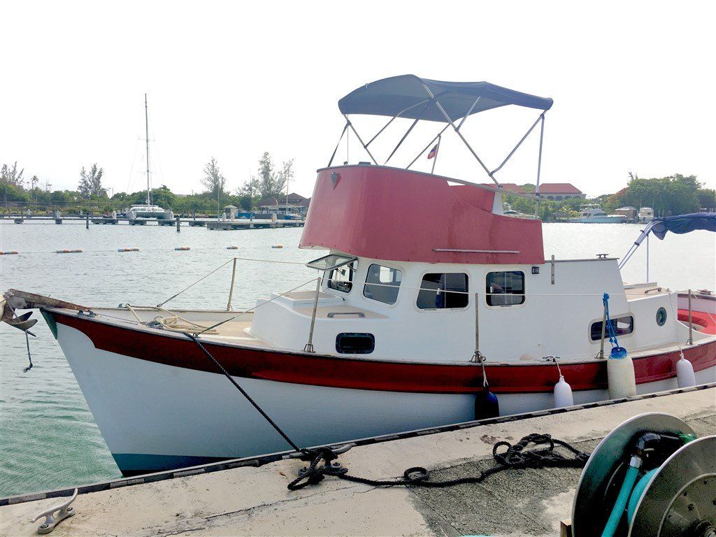 Fales Caribe 30