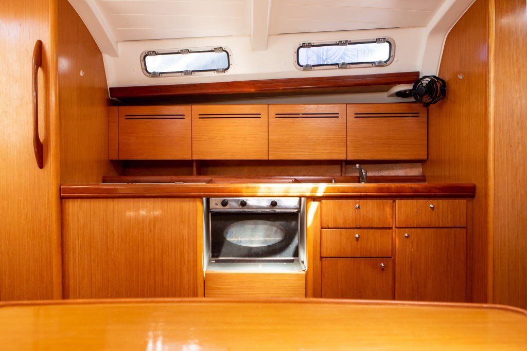 Beneteau Cyclades 43.3 galley