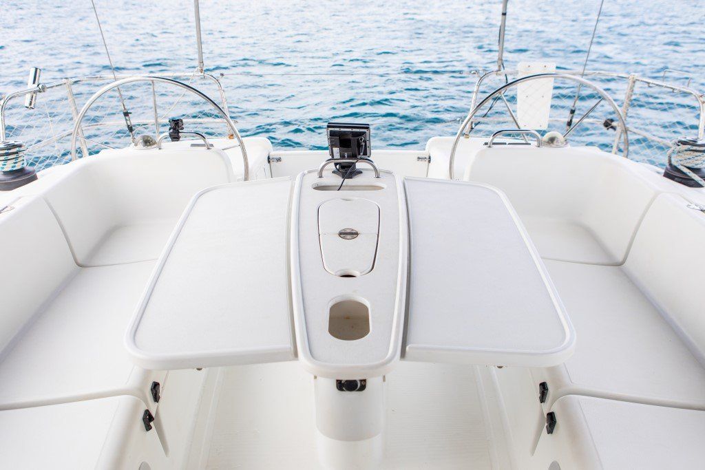 Beneteau Cyclades 43.3 cockpit table front view