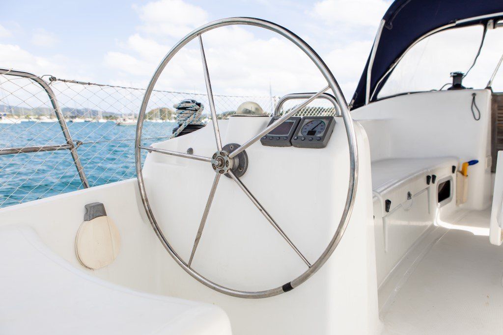 Beneteau Cyclades 43.3 port helm