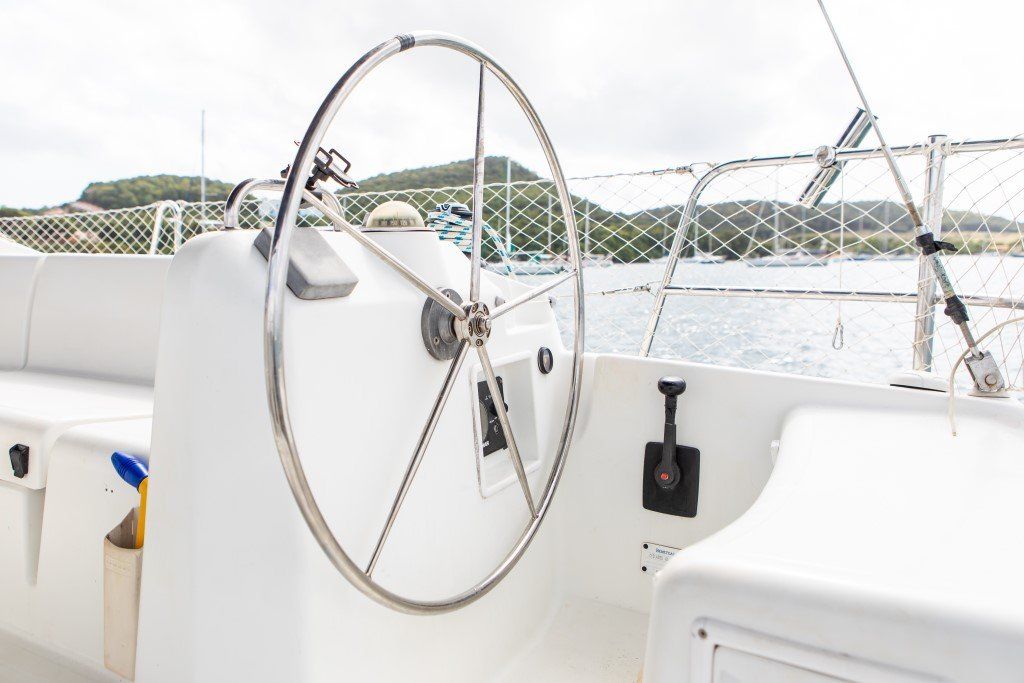 Beneteau Cyclades 43.3 starboard helm